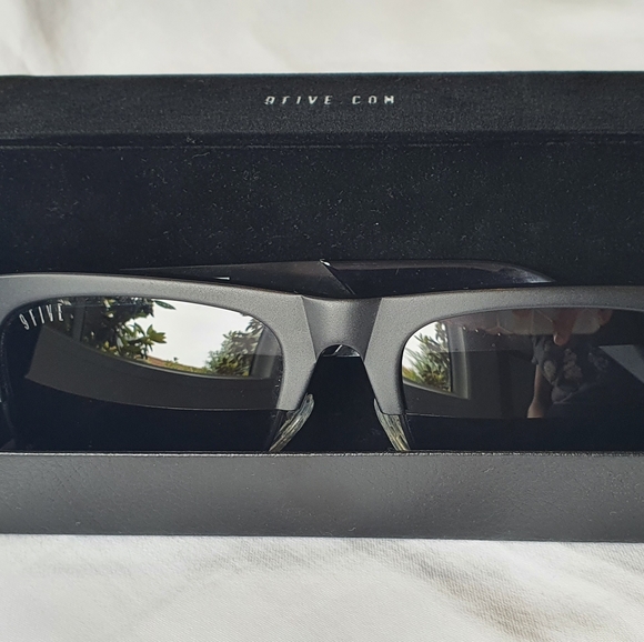 9FIVE Watson 2 Matte Blackout Sunglasses - Polarised - Picture 5 of 9